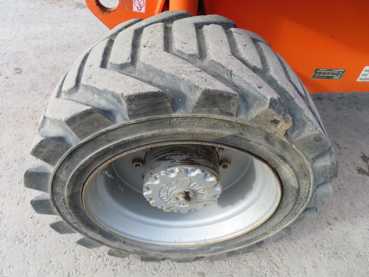 Sold - Scissor Lift - View 3